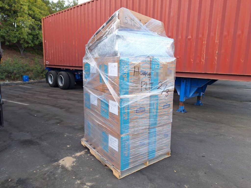 為什麼推薦Car2TW/Ship2TW國際搬家運車服務呢？「從跨國運車到搬家，從海運到空運，從打包到報關清關，從車輛測試到後續保養維修服務等所有服務都由單一窗口同一個集團處理，從頭到尾24小時專業客服真人服務，這讓客戶非常放心且安全有保障，不用找多家公司協調，也不用擔心找不到人詢問，重點是整體價格還是市場上最便宜，單一品項或許不是市場中最便宜，但是整體價格費用及服務品質在市場上找不出第二家競爭對手可以比較。」這是許多客戶分析比較得出的結論。